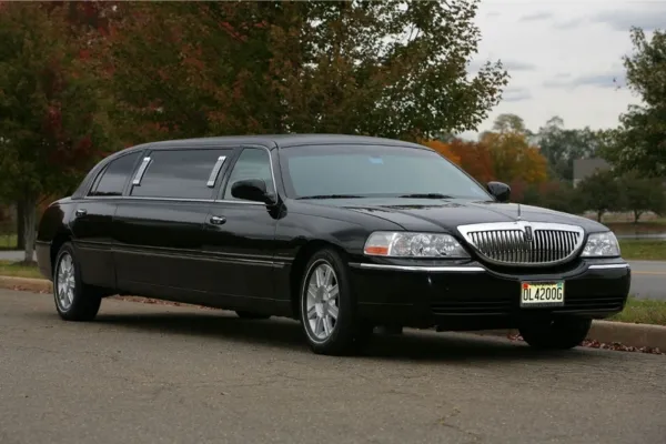 LIMOUSINE For Rent in Islamabad Rawalpindi and all over Pakistan